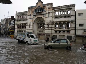 Supporting image for story: Death toll from six weeks of monsoon rains in Pakistan jumps to 154