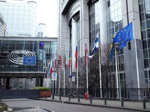 Supporting image for story: Nine-month countdown starts as UK and EU knuckle down for trade talks