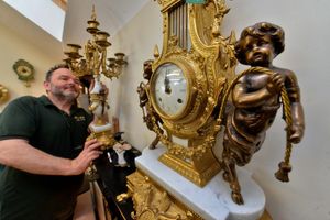 NORTH COPYRIGHT SHROPSHIRE STAR STEVE LEATH 09/02/2023..Feature in Market Drayton at W J Morris Clocks. Pics with Wayne and Mel Morris..