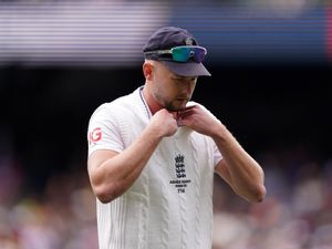 Supporting image for story: Hamstring injury rules Gus Atkinson out of Sydney Test