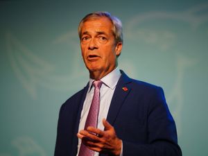 Supporting image for story: Reform prepared to name alleged Chinese spy in Commons, Farage says