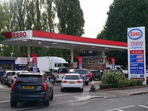 Supporting image for story: Petrol panic buying continues despite ministers’ appeals for calm