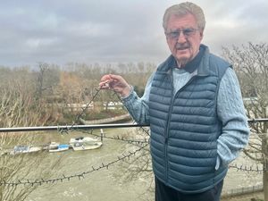 Supporting image for story: Residents ‘angry’ after being asked to remove ‘harmless’ lights before Christmas