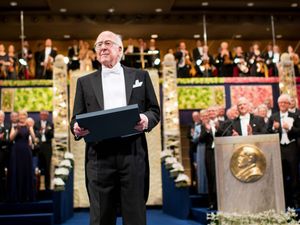 Supporting image for story: Late physicist’s Nobel Prize medal donated to university where he had key idea