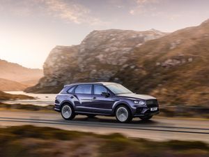 Supporting image for story: Bentley launches extended wheelbase Bentayga with ‘world’s first seating technology’