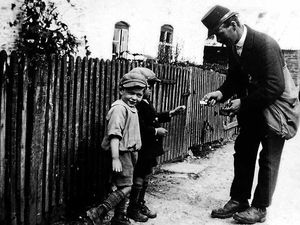 Supporting image for story: Pictures from the past - January 8