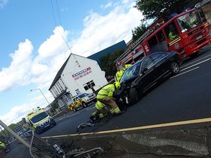 Supporting image for story: Man injured after car crashes into lamppost in Halesowen