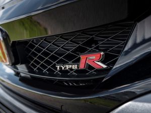Supporting image for story: New Honda Civic Type R to be offered in ‘hundreds not thousands’