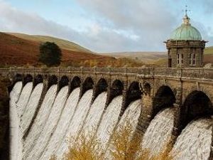 Supporting image for story: Dry weather leaves reservoirs 'lower' than wanted – but no plans for hosepipe bans yet