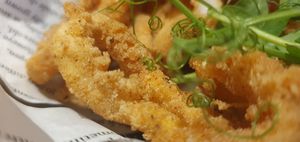 Crispy and nicely browned calamari