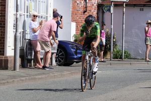 The stage leader at the time makes time for an energy gel