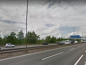 Supporting image for story: Two people injured in M6 crash