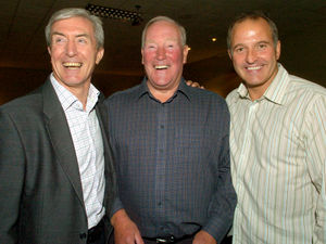 Supporting image for story: John Richards pays tribute to Wolves 'icon' Ron Flowers - VIDEO 