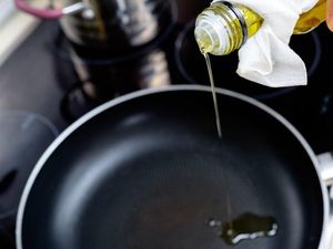 Supporting image for story: How cooking with oil could help with global warming