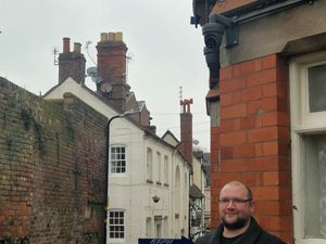 Supporting image for story: Paramedic pens a fantasy novel after taking inspiration from Lord of the Rings