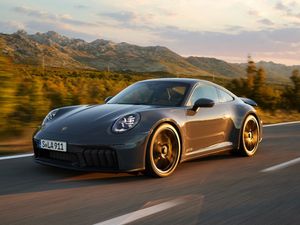 Supporting image for story: Updated 911 goes hybrid for the first time