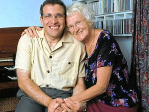 Supporting image for story: Edna and Simon prove age-gap critics wrong