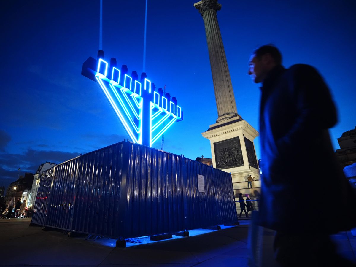 What is Hanukkah, why is it celebrated and what do people do?