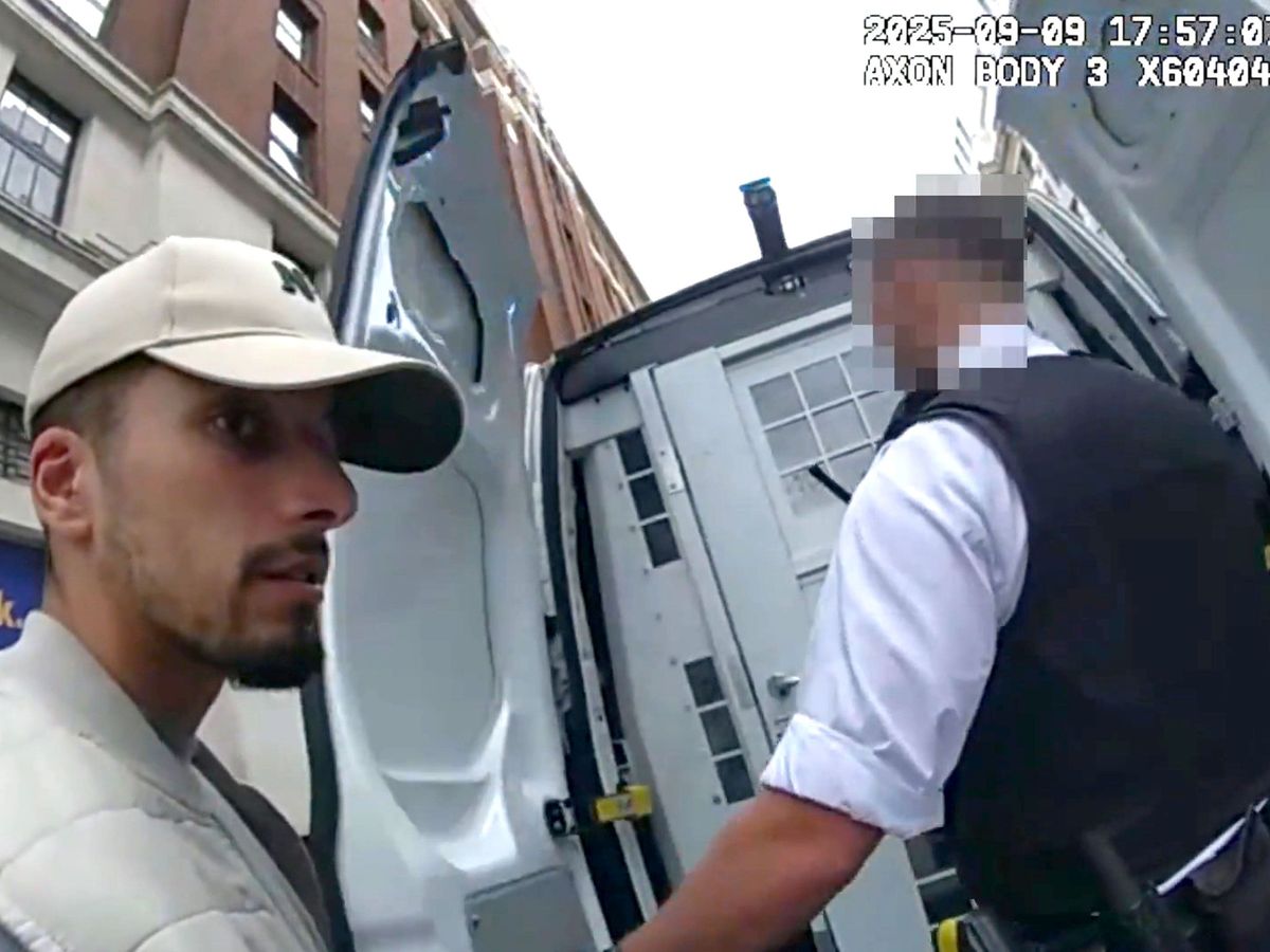 ‘You have a distinctive wonky nose’, police tell prisoner during arrest ‘You have a distinctive wonky nose’, police tell prisoner during arrest