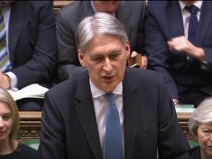 Supporting image for story: Hammond pleads with MPs to lift Brexit ‘cloud of uncertainty’