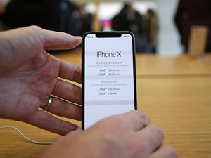Supporting image for story: The 7 biggest tech stories of 2017 that weren’t the iPhone X