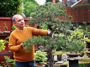 Ian also offers pottery classes