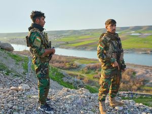 Supporting image for story: Kurdish Iranian dissidents deny attack plans but say they would join US invasion