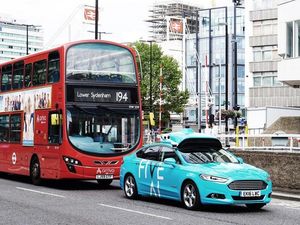 Supporting image for story: Driverless cars to carry commuters in London for the first time