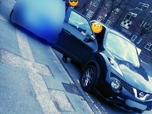 Supporting image for story: Police find almost 200 wraps of Class A drugs after pursuing car in Walsall