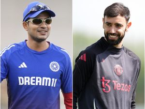 Supporting image for story: India enjoy ‘epic crossover’ with visit to Man Utd