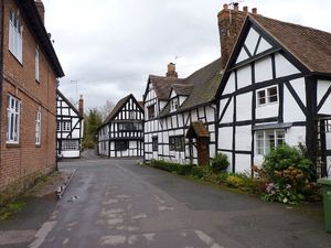 Ombersley (Photo credit: Jeff Gogarty, Creative Commons Attribution-Share Alike 2.0)