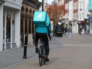 Supporting image for story: Channel migrants working as delivery drivers within hours of arriving – report