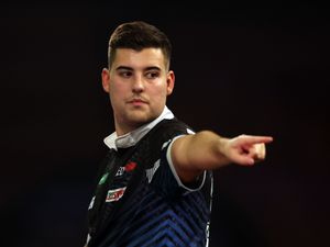 Supporting image for story: Ryan Meikle denies Fallon Sherrock chance of Luke Littler clash