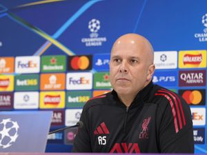 Supporting image for story: Arne Slot: If Liverpool fans are unhappy with me I must have done things wrong