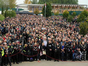Supporting image for story: VIDEO and PICTURES: Record numbers show support for armed services at 2015 Ride to the Wall