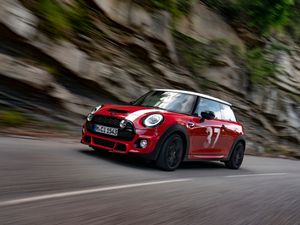 Supporting image for story: Mini launches special edition model inspired by iconic Monte Carlo Rally win