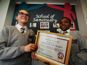 Supporting image for story: School celebrates award recognising it as safe place for refugee children