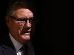 Supporting image for story: Starmer faces internal Labour criticism after Mandelson sacking