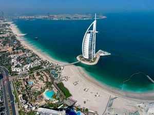 Supporting image for story: Foreign Office issues urgent advice on how Brits can leave seven countries including UAE