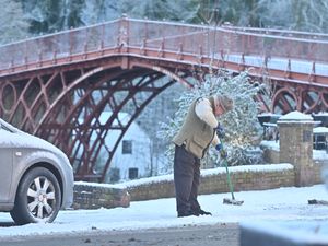 Supporting image for story: Snow in Shropshire: Live updates on disruption to travel and schools as yellow weather warning covers region