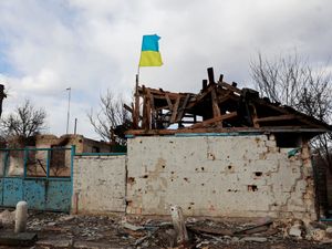 Supporting image for story: UK promises to support Ukraine as Zelensky hints at concessions to secure peace