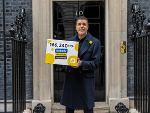 Supporting image for story: Chris Kamara petitions Downing Street to change pensions rules for dying patients