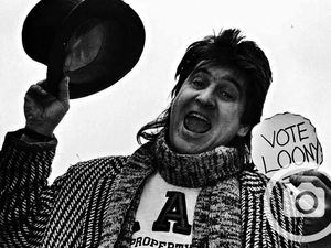 Supporting image for story: Custard Beast DJ dies in son's arms