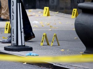 Supporting image for story: Police hunt for the gunman who killed UnitedHealthcare’s boss in Manhattan