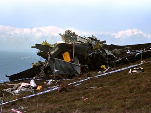 Supporting image for story: Relatives of Chinook crash victims have ‘constructive’ meeting with ministers