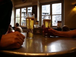 Supporting image for story: Star comment: Cheers as pubs beating the odds
