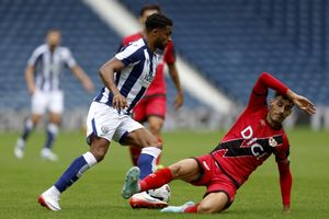 Darnell Furlong on the ball against Rayo Vallecano (Photo by Adam Fradgley/West Bromwich Albion FC via Getty Images)