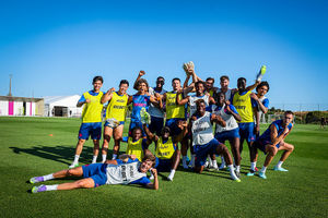Wolves players pose for the camera (Photo by Wolverhampton Wanderers FC/Wolves via Getty Images)