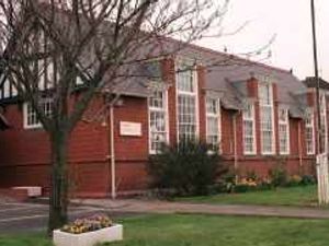 Supporting image for story: Flu-like outbreak school still shut