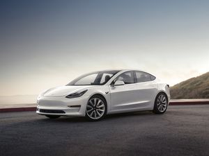 Supporting image for story: The best-selling ultra-low-emission vehicles in 2019